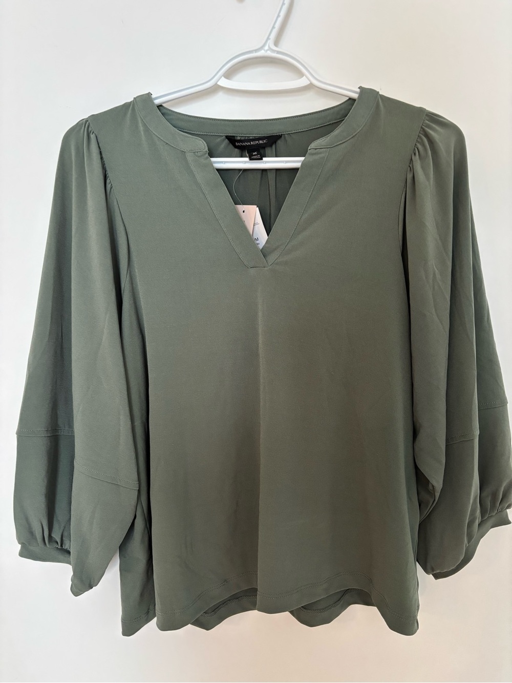Banana Republic Olive Green V-Neck Balloon Sleeve Blouse - Size Medium Petite